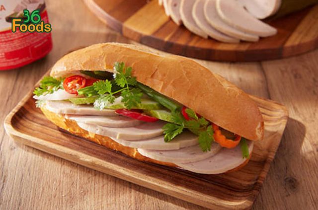 banh-mi-cha-lua-co-de-lam-khong