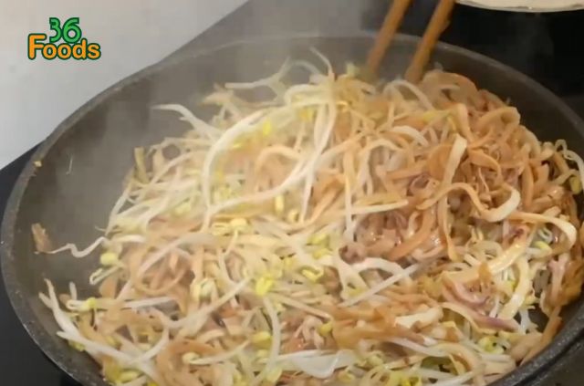 cach-lam-muc-kho-xao-gia