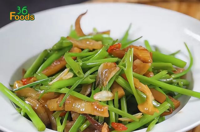 muc-kho-xao-rau-muong